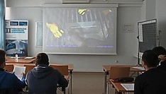 Widok ekranu wyświetlającego proces symulacji spawania wraz z studentami